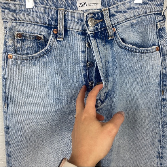 Zara lightwash hi rise straight leg raw hem 90s mom jeans size 0 - Picture 3 of 8